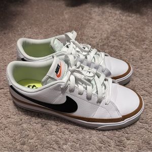 White Nike Court Legacy sneaker